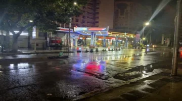 ضباب كثيف يحجب الرؤية.. أمطار وبرودة شديدة في الإسكندرية اليوم